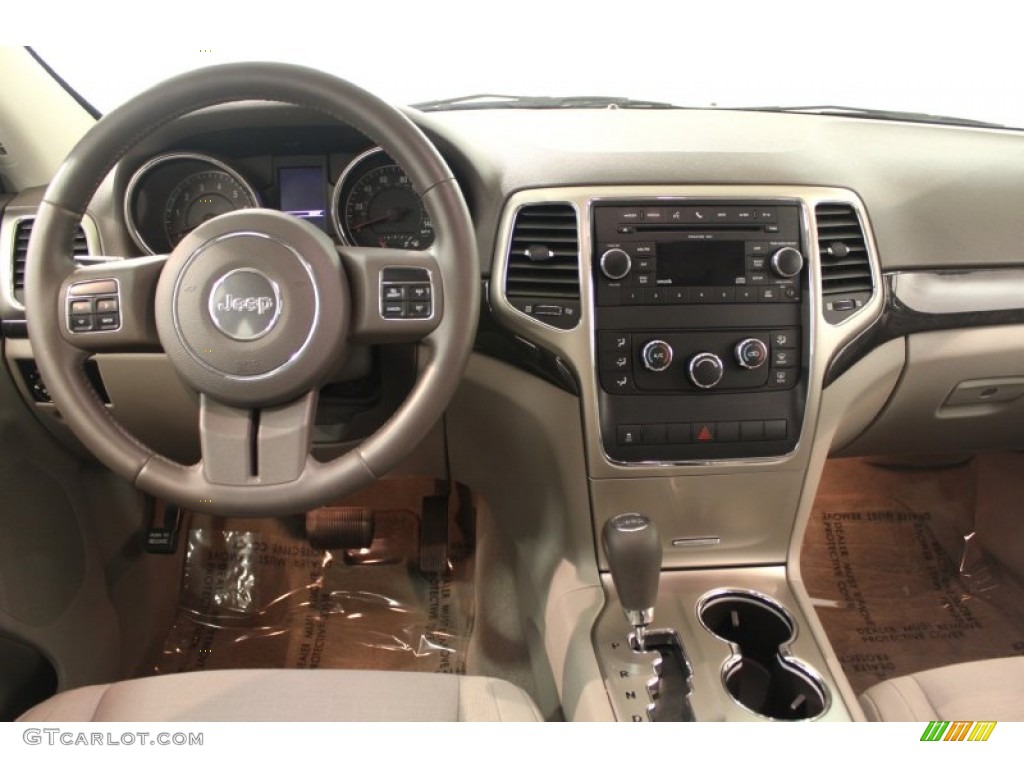 2011 Jeep Grand Cherokee Laredo 4x4 Dashboard Photos