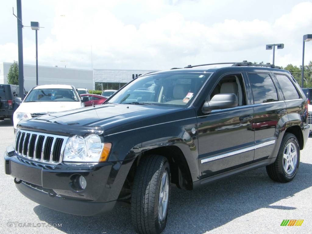 2005 Grand Cherokee Limited 4x4 - Black / Dark Khaki/Light Graystone photo #1