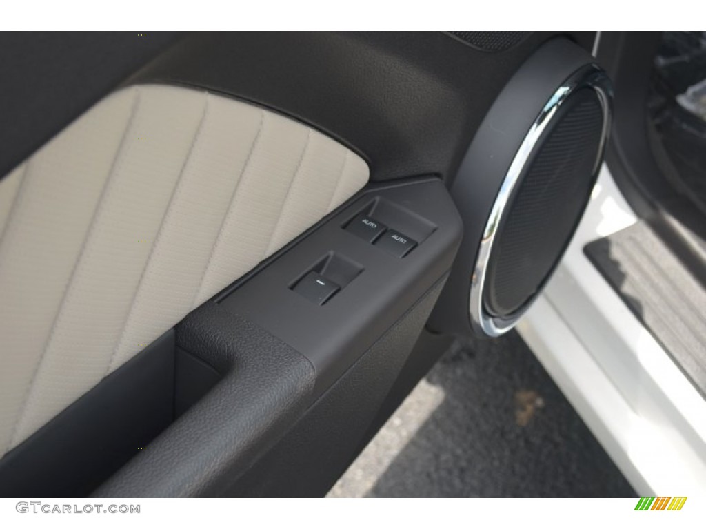 2013 Mustang V6 Premium Convertible - Performance White / Stone photo #18