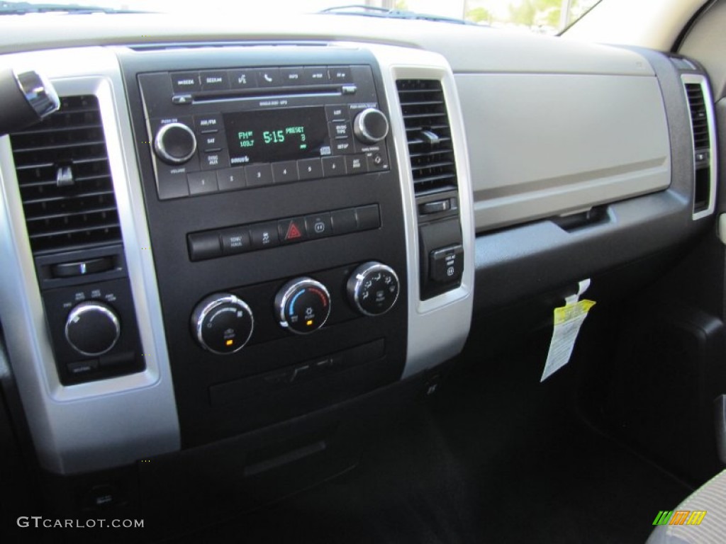 2011 Ram 1500 Big Horn Crew Cab 4x4 - Bright White / Dark Slate Gray/Medium Graystone photo #20