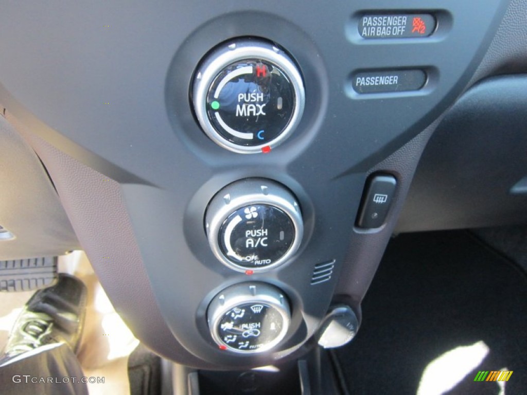 2012 Mitsubishi i-MiEV SE Controls Photo #66678440