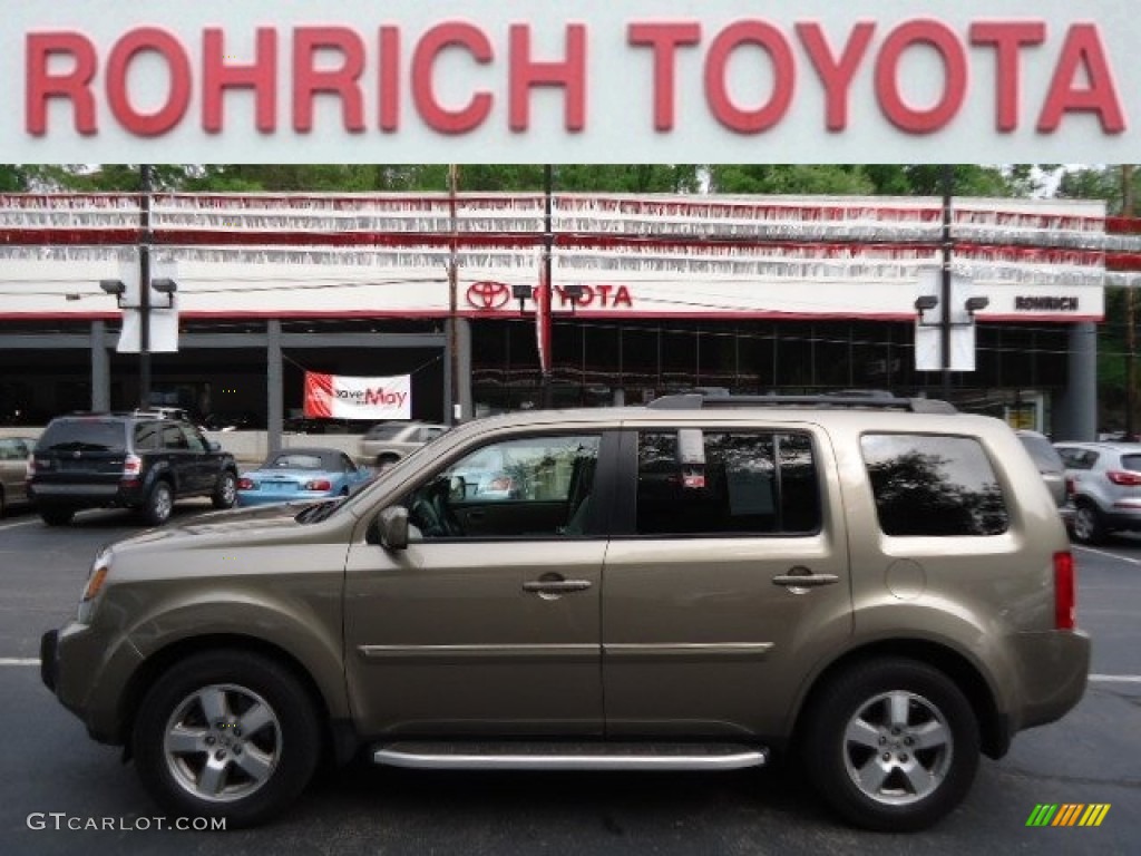 Mocha Metallic Honda Pilot