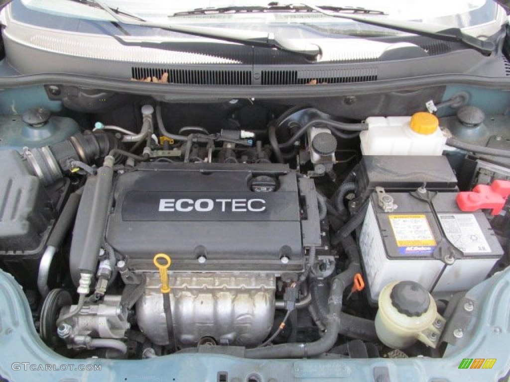 2010 Aveo LT Sedan - Wintergreen / Charcoal photo #9