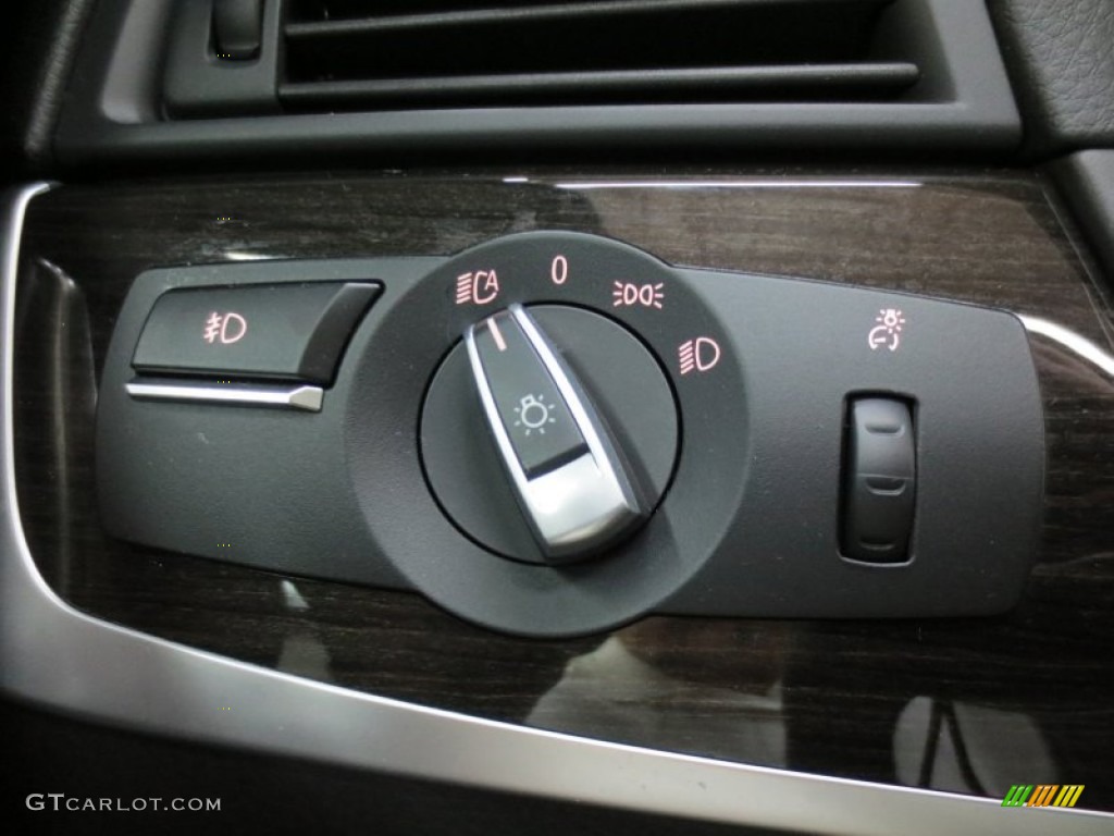 2011 BMW 5 Series 535i Sedan Controls Photo #66686024