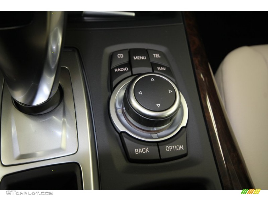 2013 BMW X5 xDrive 35i Premium Controls Photo #66688569