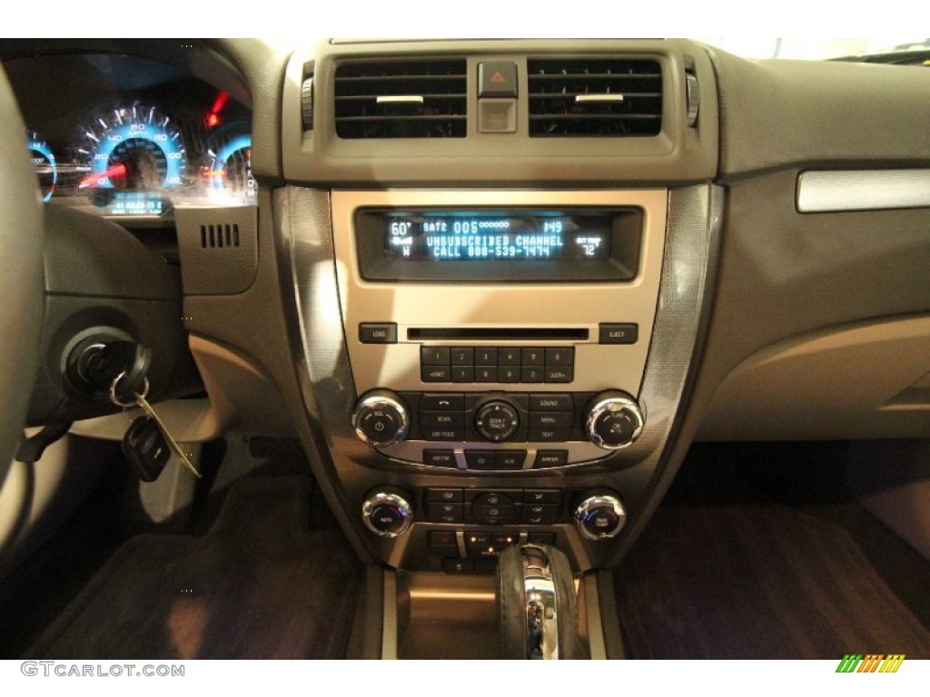 2010 Fusion SEL V6 - Brilliant Silver Metallic / Medium Light Stone photo #25