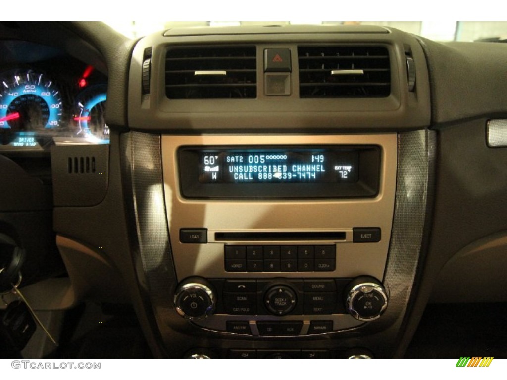 2010 Fusion SEL V6 - Brilliant Silver Metallic / Medium Light Stone photo #26