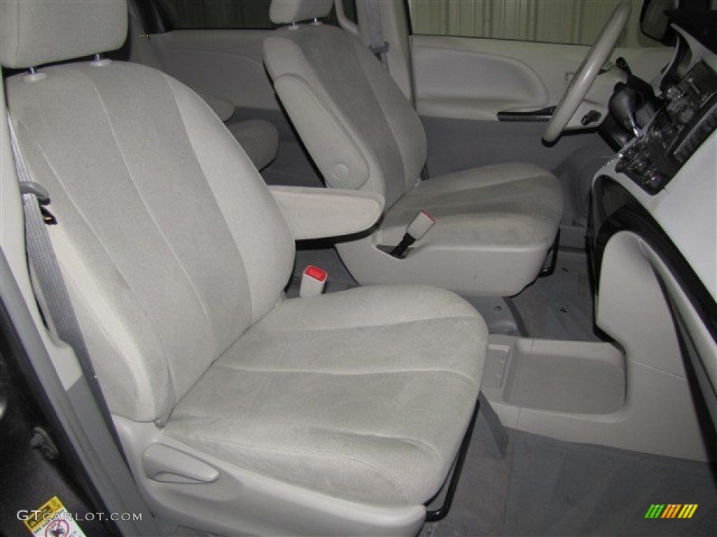 2011 Sienna  - Predawn Gray Mica / Light Gray photo #17