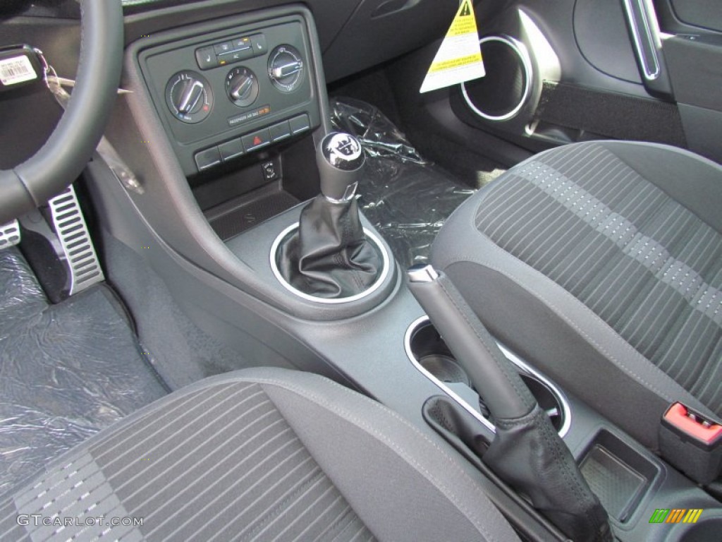 2012 Volkswagen Beetle Turbo 6 Speed Manual Transmission Photo #66693517