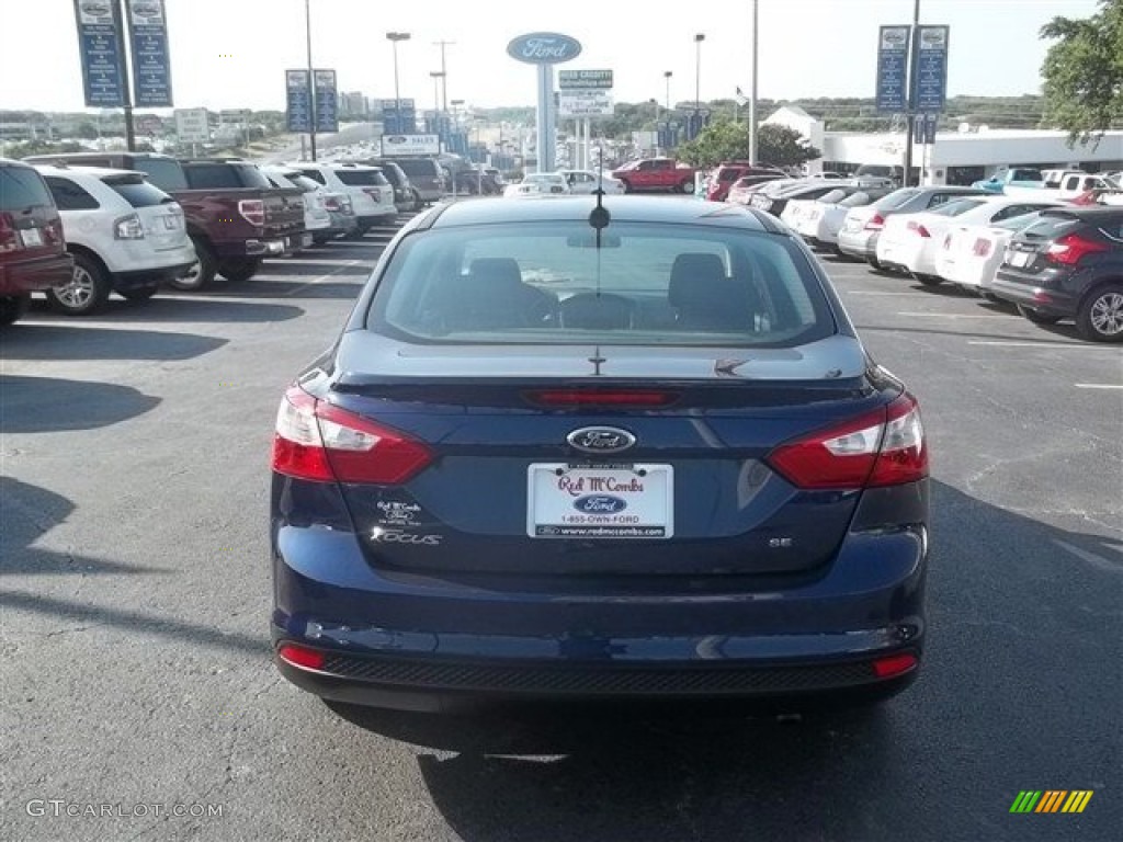 2012 Focus SE Sedan - Kona Blue Metallic / Charcoal Black photo #4