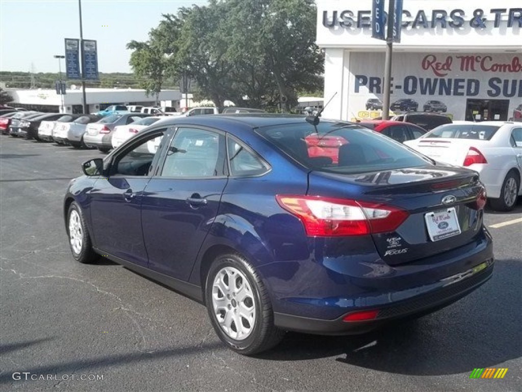 2012 Focus SE Sedan - Kona Blue Metallic / Charcoal Black photo #5