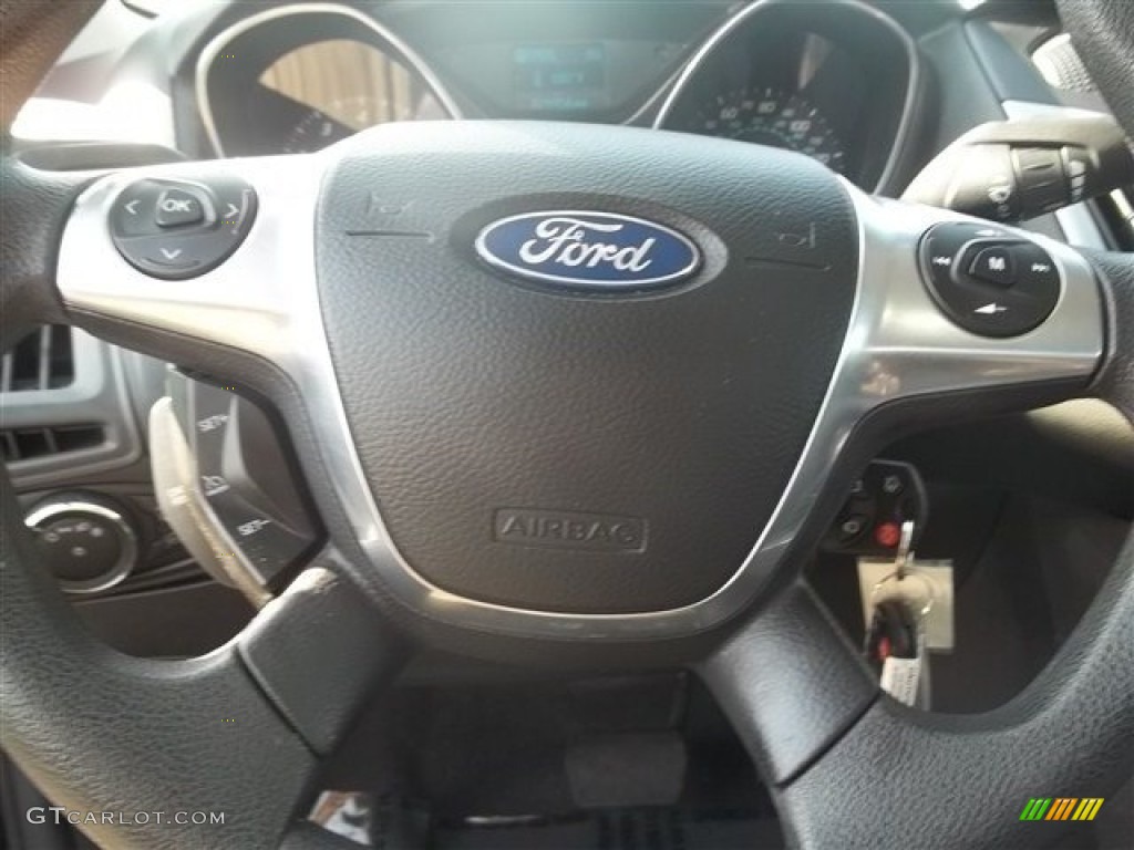 2012 Focus SE Sedan - Kona Blue Metallic / Charcoal Black photo #20