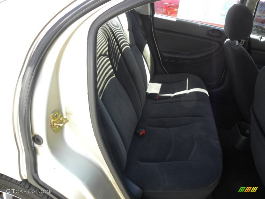 2005 Sebring Sedan - Linen Gold Metallic / Dark Slate Gray photo #10
