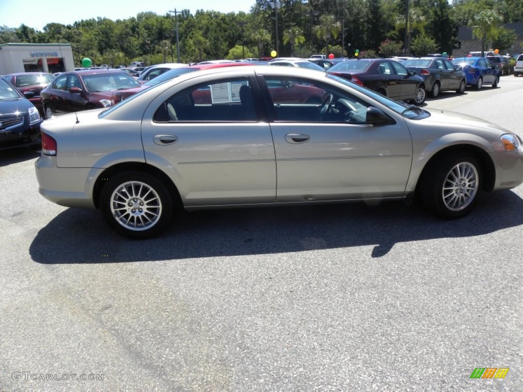 2005 Sebring Sedan - Linen Gold Metallic / Dark Slate Gray photo #12