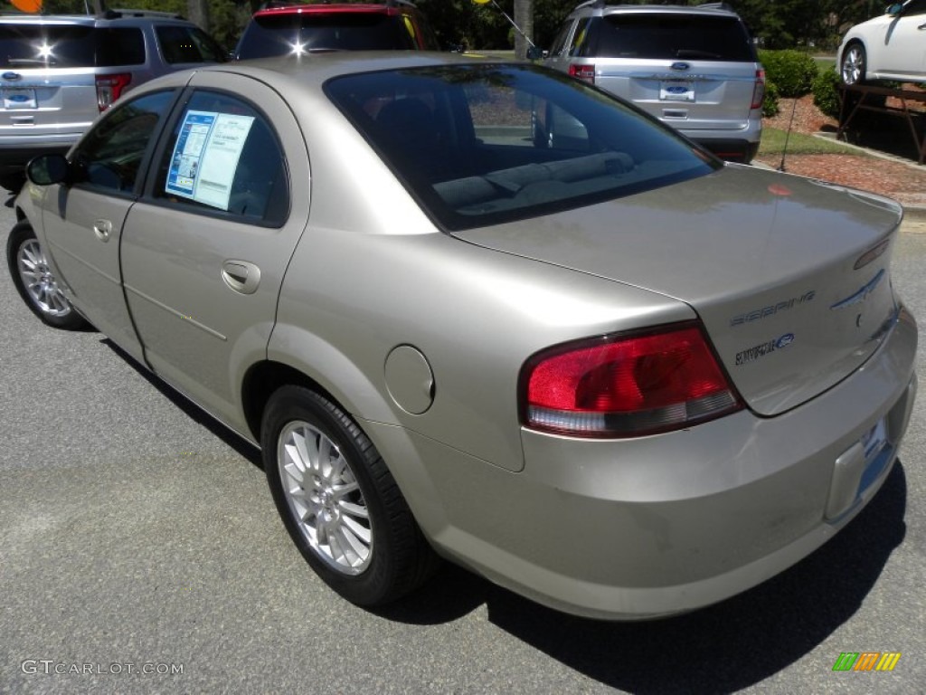 2005 Sebring Sedan - Linen Gold Metallic / Dark Slate Gray photo #15