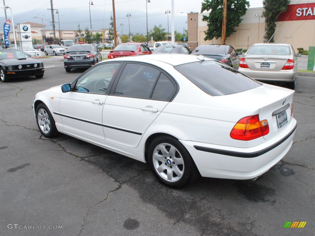2005 3 Series 325i Sedan - Alpine White / Sand photo #12