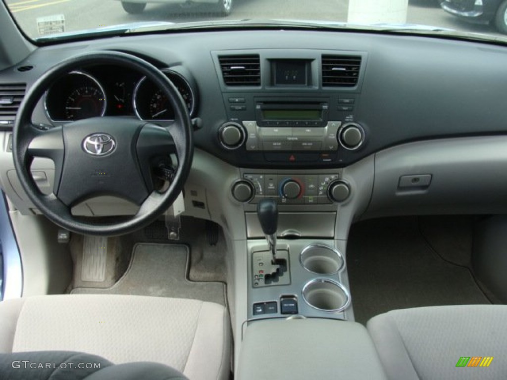 2008 Toyota Highlander 4WD Ash Gray Dashboard Photo #66708701