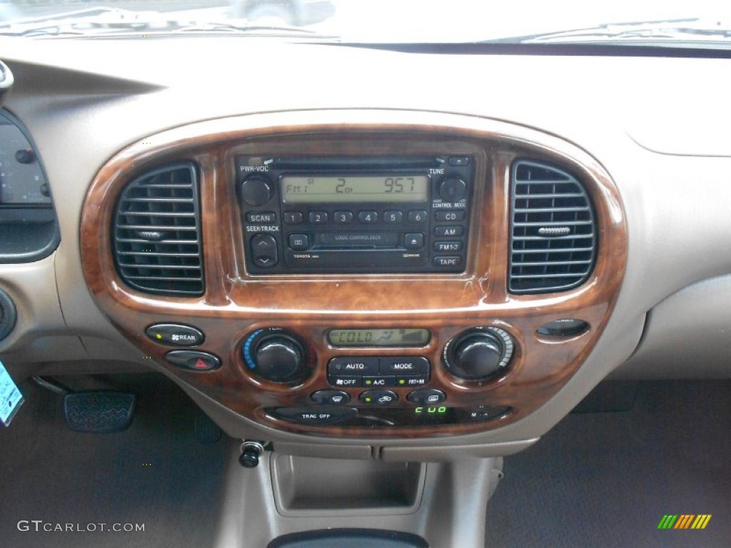 2002 Toyota Sequoia SR5 Controls Photo #66709988