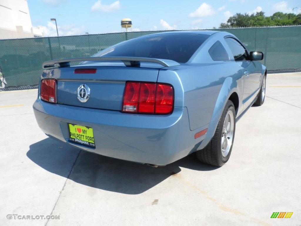2006 Mustang V6 Premium Coupe - Windveil Blue Metallic / Light Parchment photo #3
