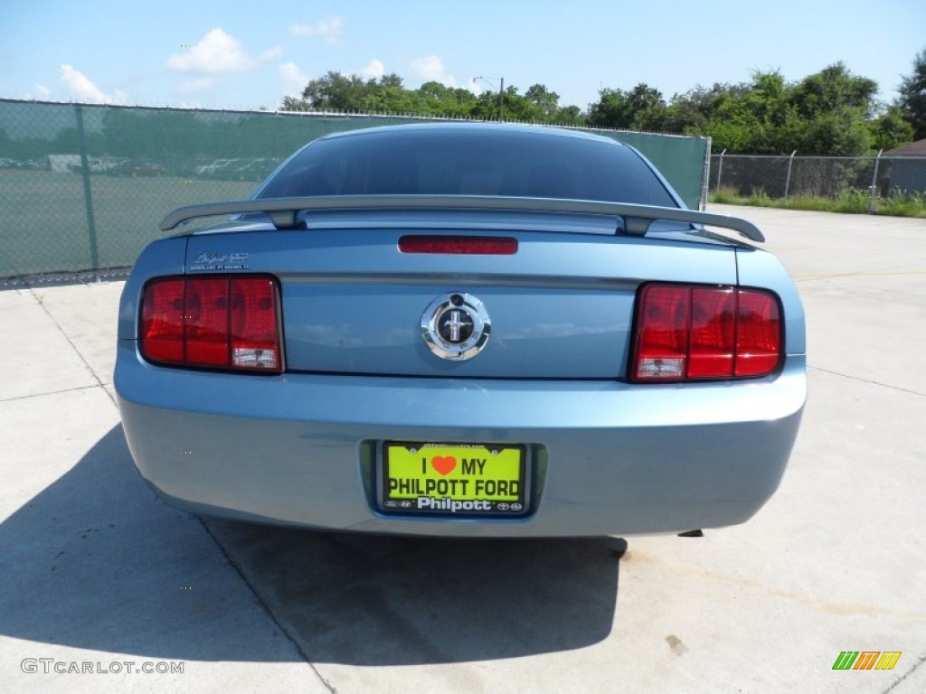 2006 Mustang V6 Premium Coupe - Windveil Blue Metallic / Light Parchment photo #4
