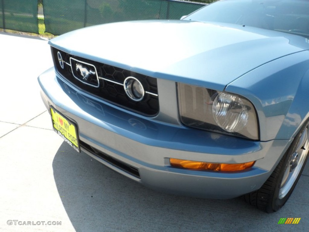 2006 Mustang V6 Premium Coupe - Windveil Blue Metallic / Light Parchment photo #11