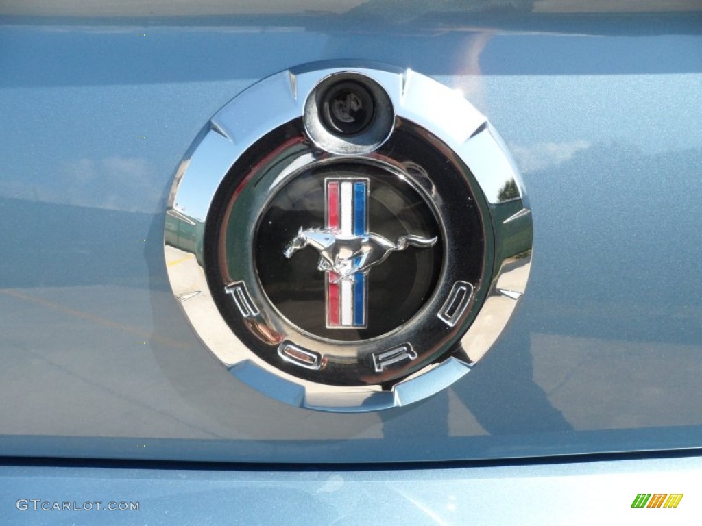 2006 Mustang V6 Premium Coupe - Windveil Blue Metallic / Light Parchment photo #20