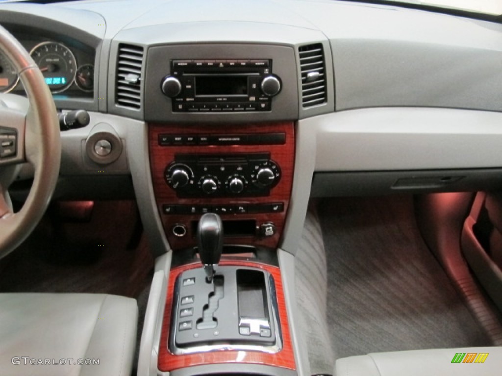 2005 Jeep Grand Cherokee Limited 4x4 Controls Photo #66712337
