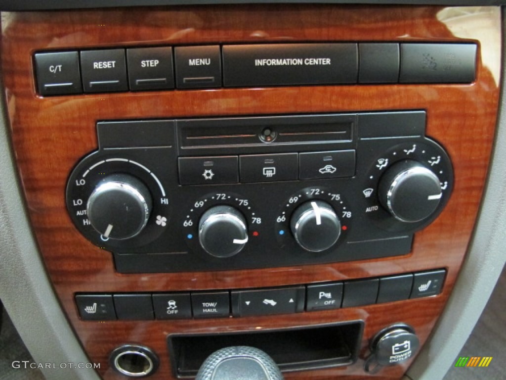 2005 Jeep Grand Cherokee Limited 4x4 Controls Photo #66712385