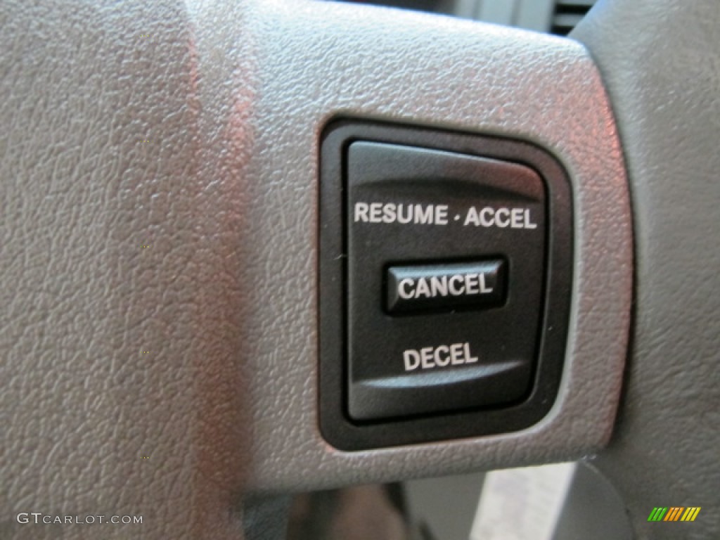 2005 Jeep Grand Cherokee Limited 4x4 Controls Photo #66712418