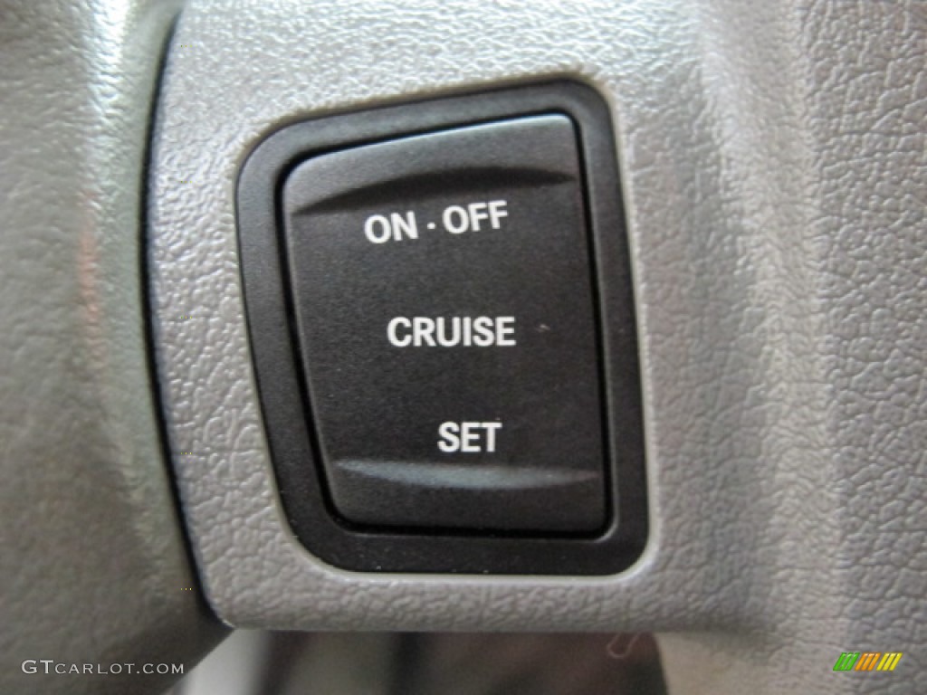2005 Jeep Grand Cherokee Limited 4x4 Controls Photo #66712427