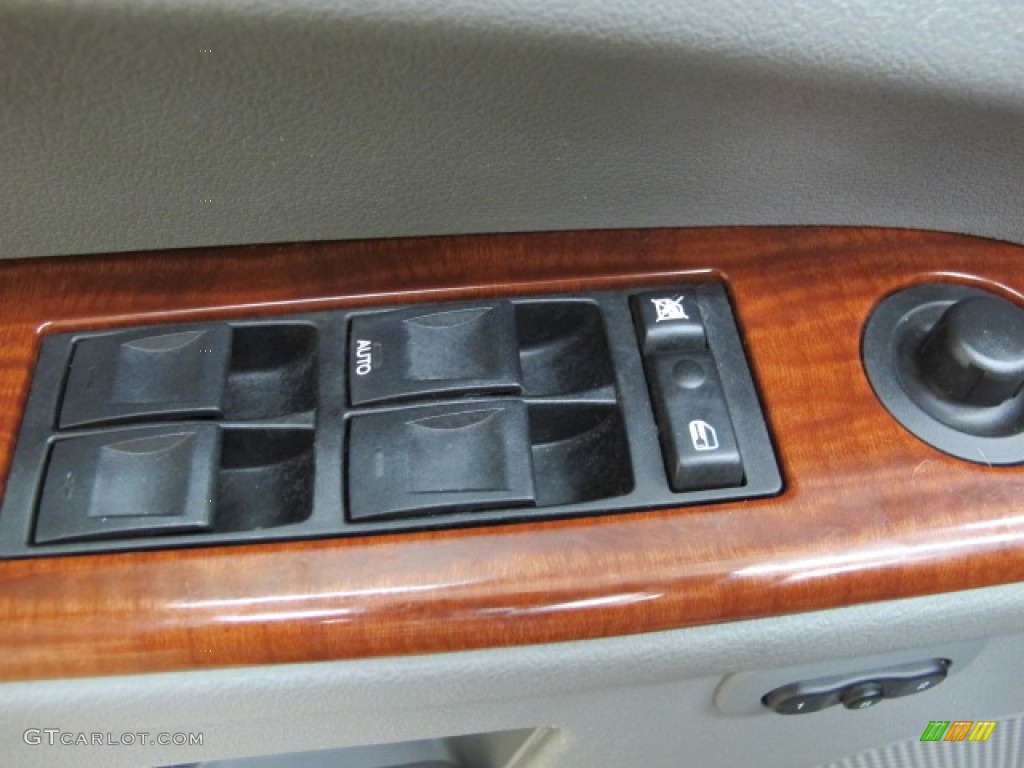 2005 Jeep Grand Cherokee Limited 4x4 Controls Photo #66712436