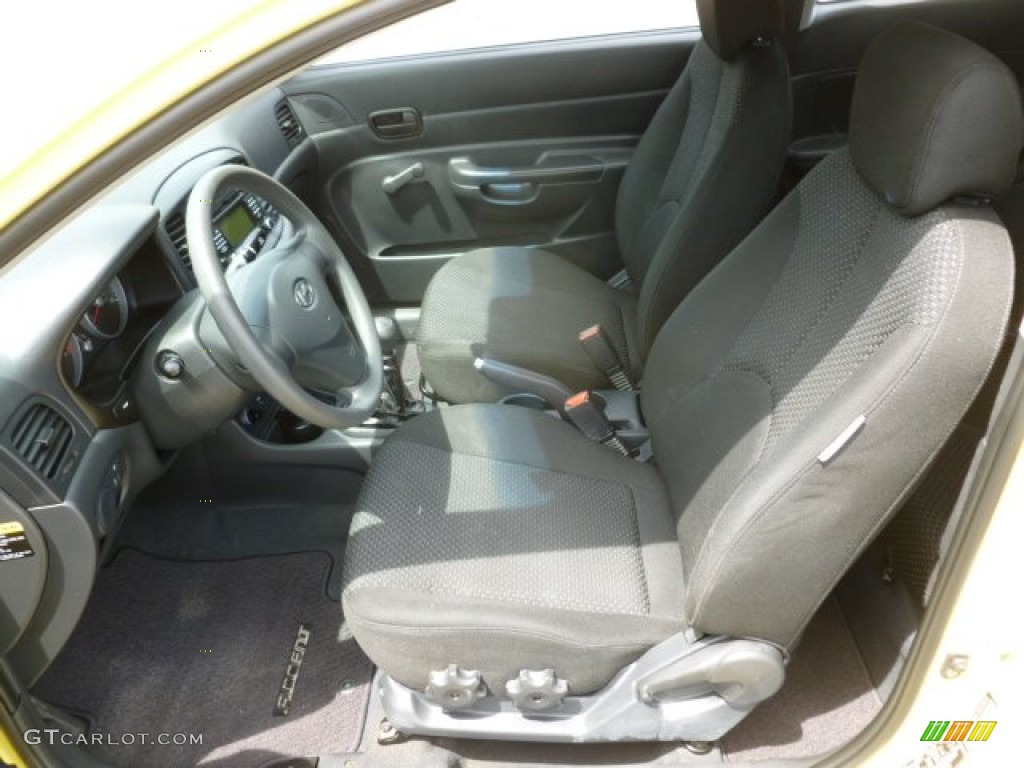 2008 Hyundai Accent GS Coupe Front Seat Photo #66718995