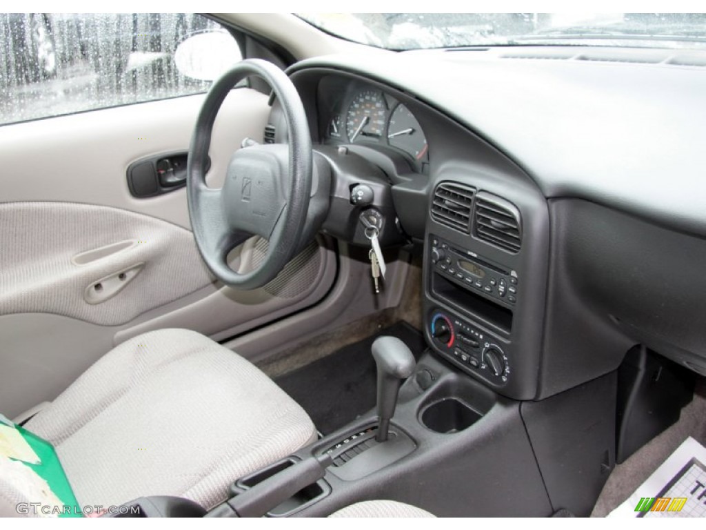 Gray Interior 2002 Saturn S Series SC1 Coupe Photo #66723134