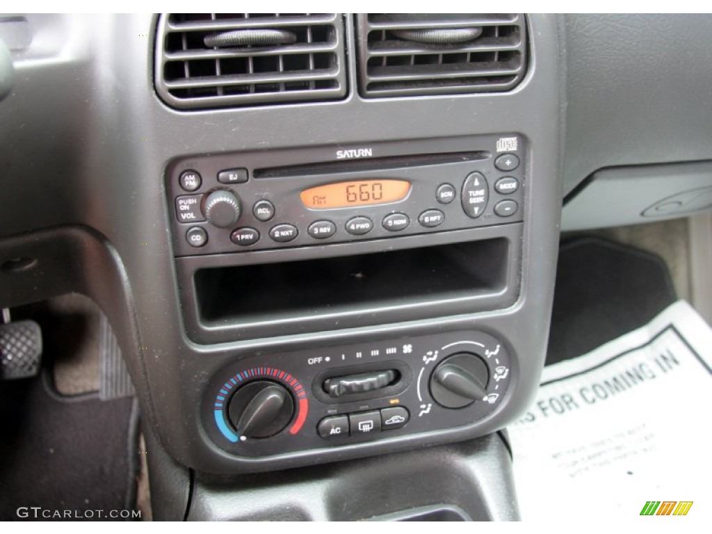 2002 Saturn S Series SC1 Coupe Controls Photo #66723230