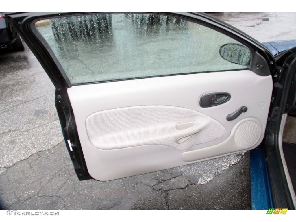 2002 Saturn S Series SC1 Coupe Gray Door Panel Photo #66723317