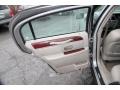 Silver Birch Metallic - Town Car Executive Photo No. 23