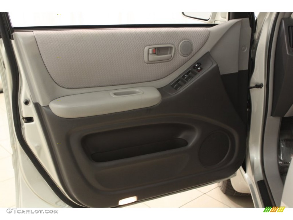 2004 Toyota Highlander 4WD Ash Door Panel Photo #66730184