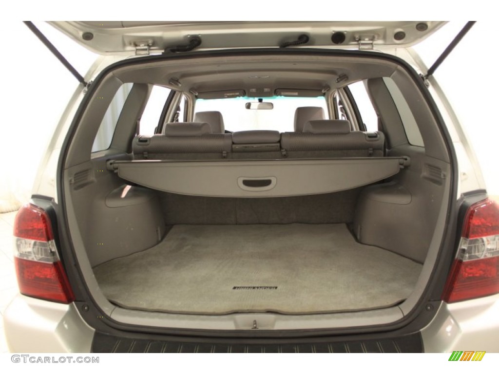 2004 Toyota Highlander 4WD Trunk Photos