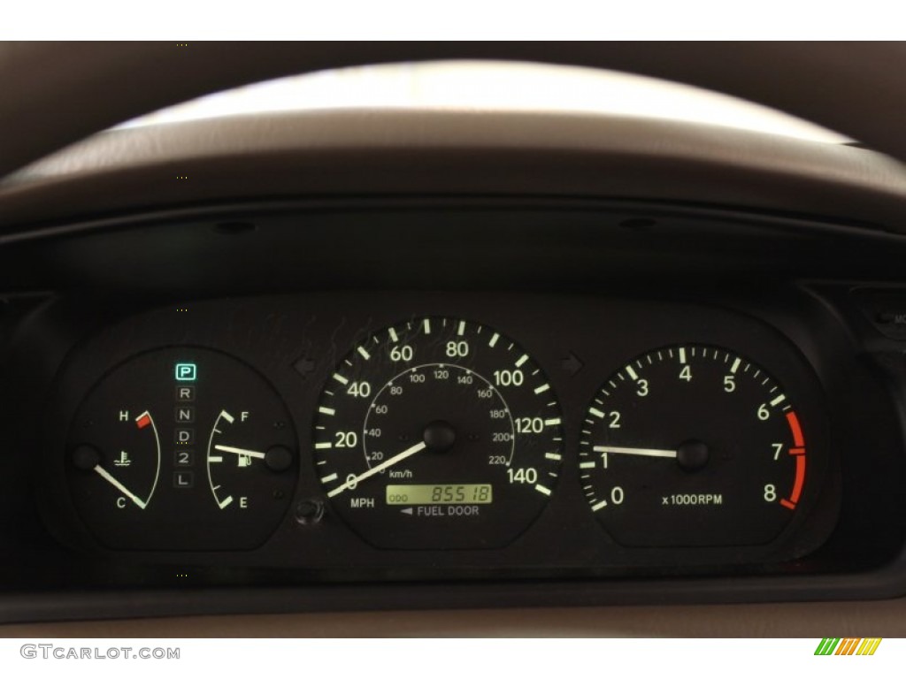 2000 Toyota Camry LE Gauges Photo #66730424