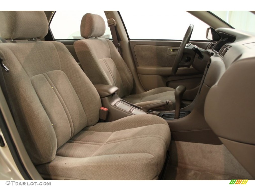 2000 Toyota Camry LE Front Seat Photos