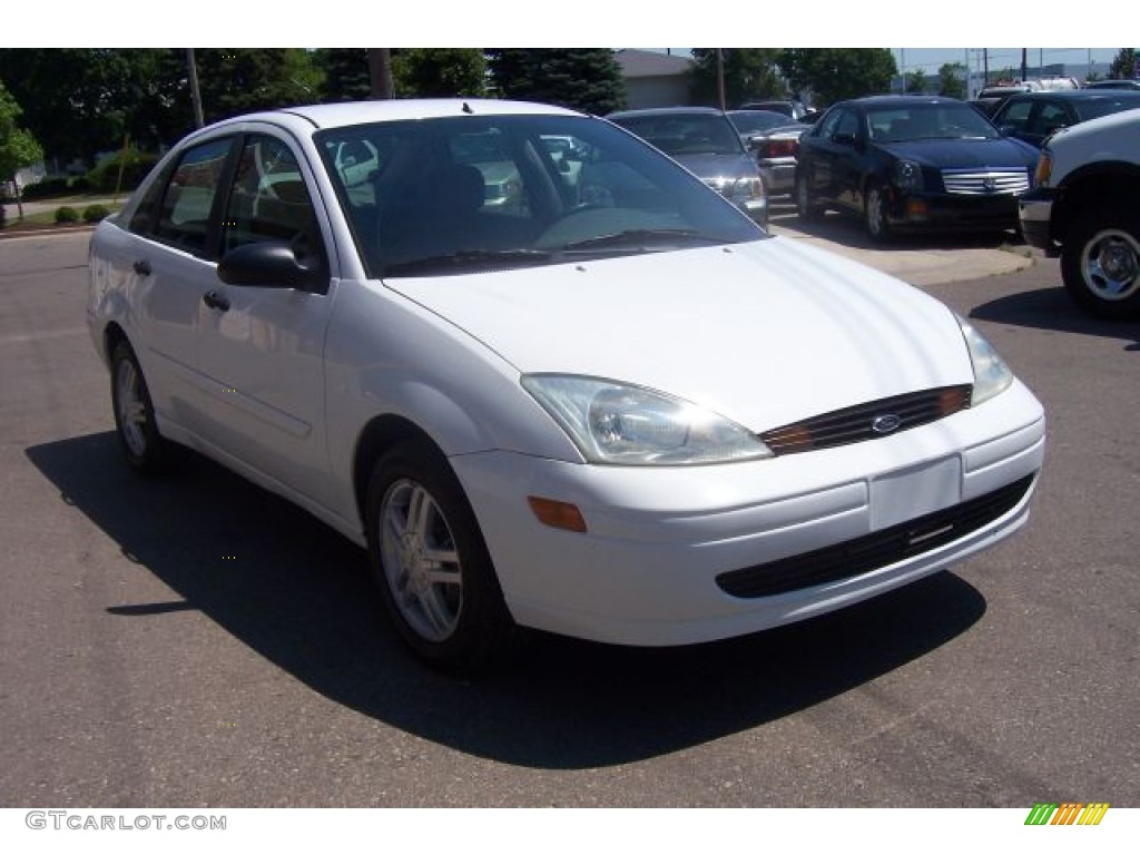 2003 Focus SE Sedan - Cloud 9 White / Medium Graphite photo #7