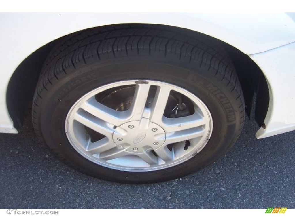 2003 Focus SE Sedan - Cloud 9 White / Medium Graphite photo #20