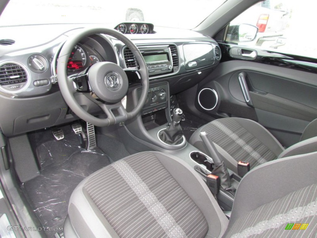 Titan Black Interior 2012 Volkswagen Beetle Turbo Photo #66740089