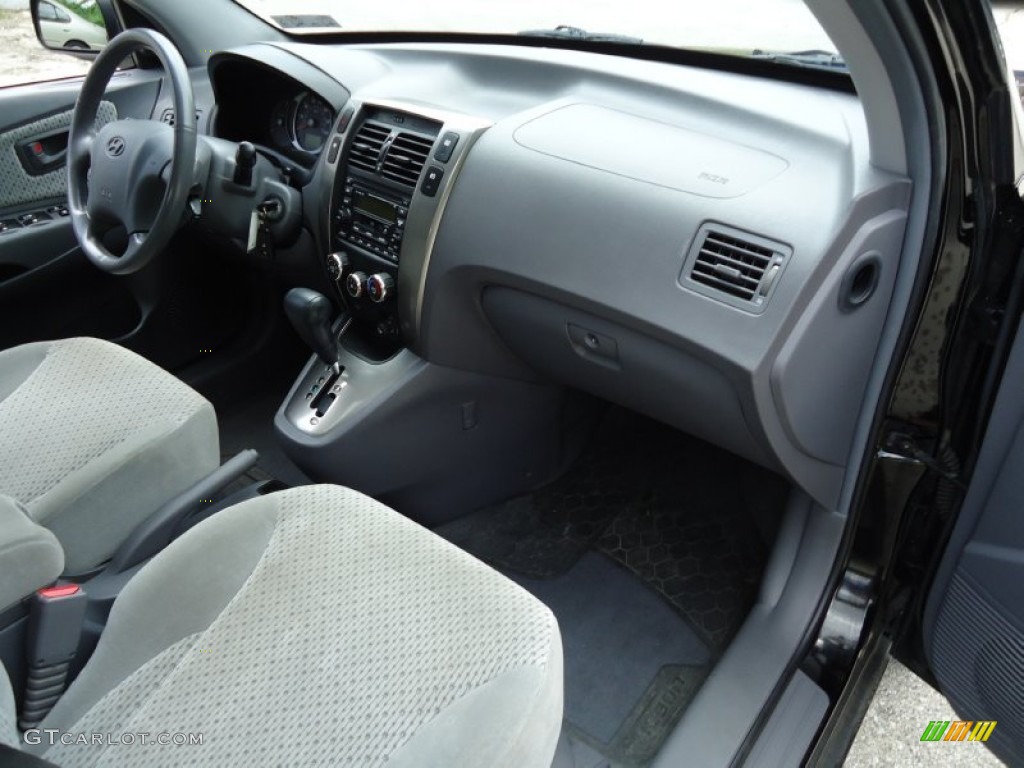 2005 Hyundai Tucson GLS V6 4WD Gray Dashboard Photo #66740974