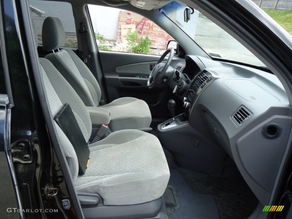2005 Hyundai Tucson GLS V6 4WD Front Seat Photos