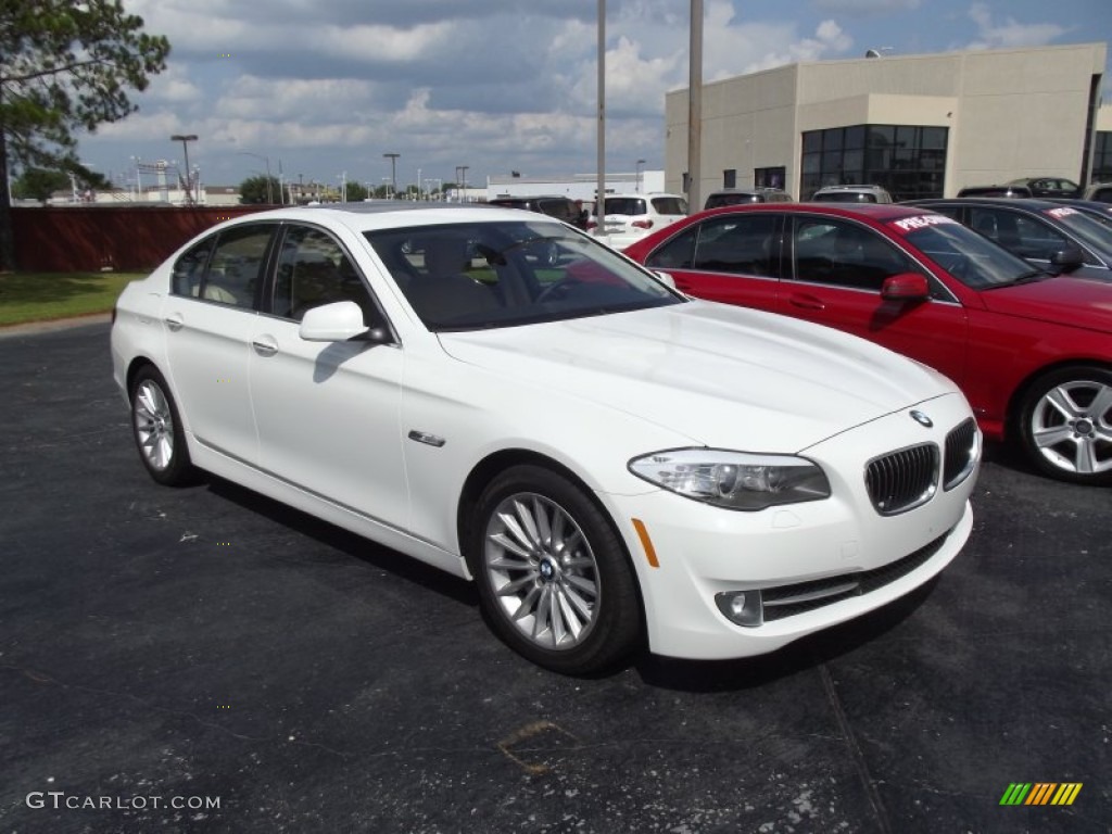 Alpine White 2011 BMW 5 Series 535i Sedan Exterior Photo #66742171