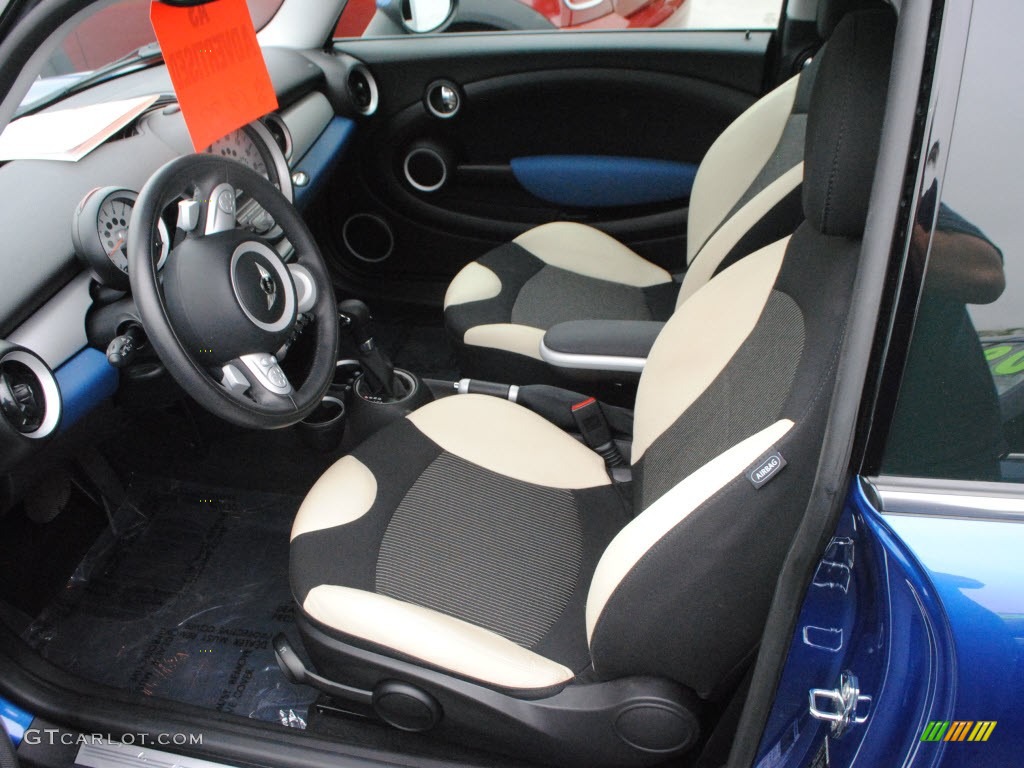 Ray Cream White Leather/Black Cloth Interior 2009 Mini Cooper Clubman Photo #66744745