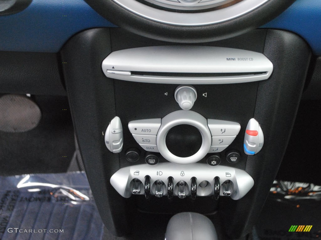 2009 Mini Cooper Clubman Controls Photo #66744829