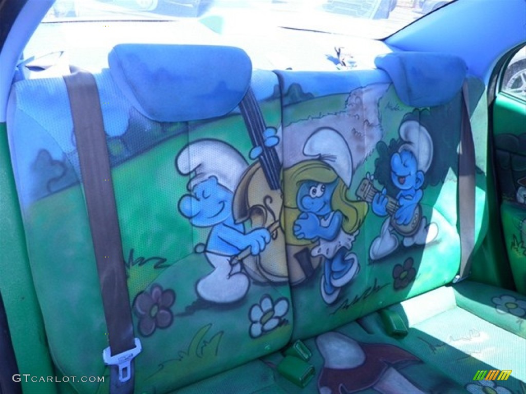 Smurfette on rear seats 2009 Kia Rio Sedan Parts