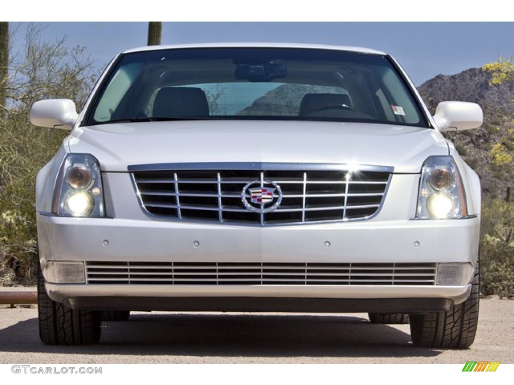 White Lightning 2007 Cadillac DTS Sedan Exterior Photo #66758017